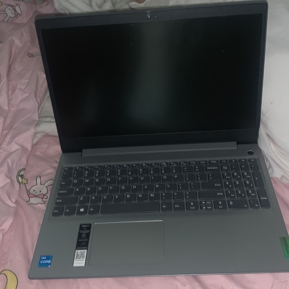 LEVONO LIKE NEW REARLY USED. IdeaPad 3 15.6” 100% NO DAMAGE. 40% off original